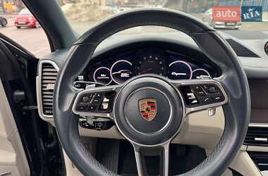 Внедорожник / Кроссовер Porsche Cayenne 2019 в 