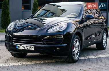 Позашляховик / Кросовер Porsche Cayenne 2012 в 