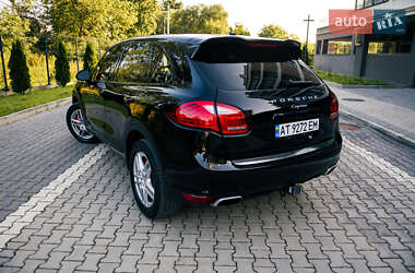 Позашляховик / Кросовер Porsche Cayenne 2012 в 
