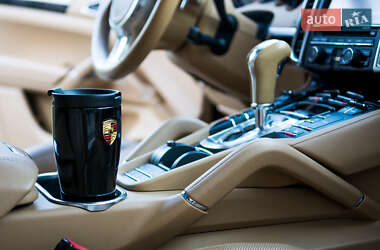 Позашляховик / Кросовер Porsche Cayenne 2012 в 