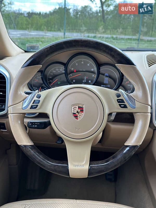 Внедорожник / Кроссовер Porsche Cayenne 2014 в Белогородке