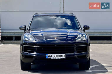 Внедорожник / Кроссовер Porsche Cayenne 2017 в 