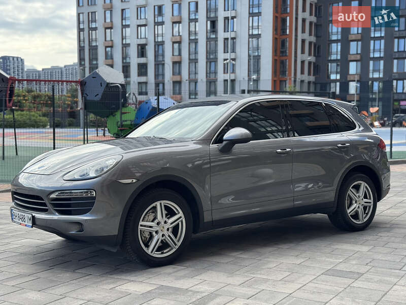 Внедорожник / Кроссовер Porsche Cayenne 2012 в Киеве