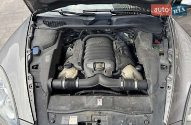 Внедорожник / Кроссовер Porsche Cayenne 2012 в 