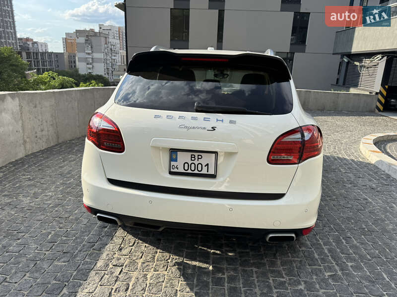 Внедорожник / Кроссовер Porsche Cayenne 2011 в Днепре