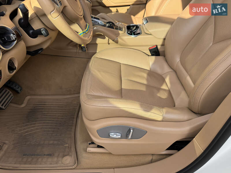 Внедорожник / Кроссовер Porsche Cayenne 2011 в Днепре