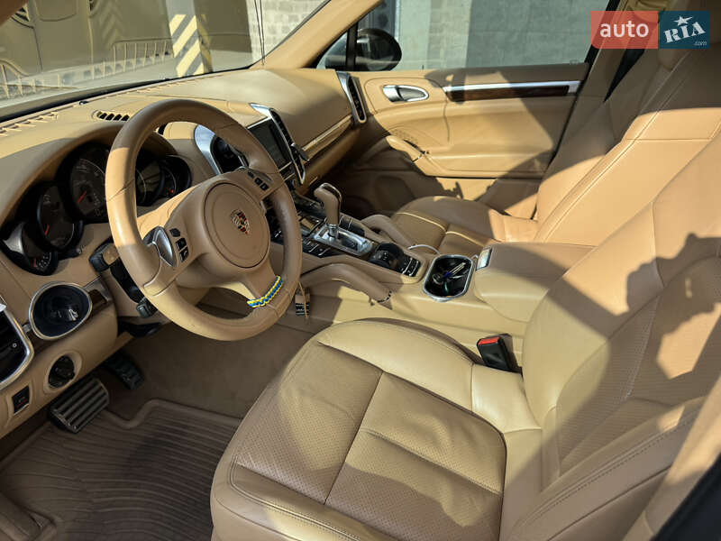 Внедорожник / Кроссовер Porsche Cayenne 2011 в Днепре