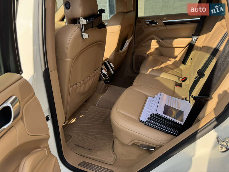 Внедорожник / Кроссовер Porsche Cayenne 2011 в Днепре