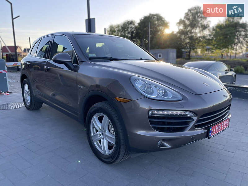 Позашляховик / Кросовер Porsche Cayenne 2014 в 