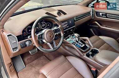 Внедорожник / Кроссовер Porsche Cayenne 2022 в 