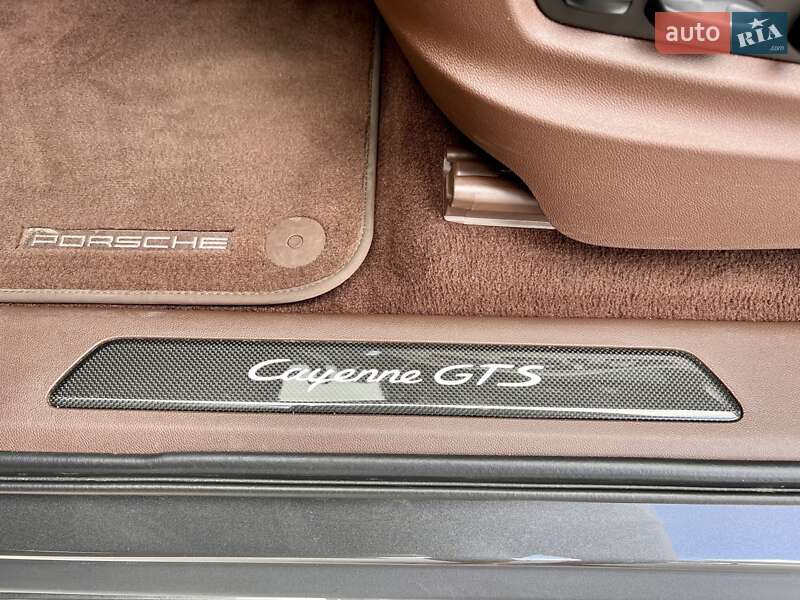 Внедорожник / Кроссовер Porsche Cayenne 2022 в Киеве