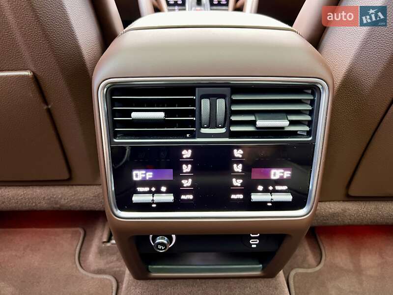 Внедорожник / Кроссовер Porsche Cayenne 2022 в Киеве