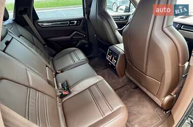 Внедорожник / Кроссовер Porsche Cayenne 2022 в 