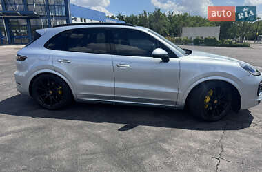 Внедорожник / Кроссовер Porsche Cayenne 2018 в 