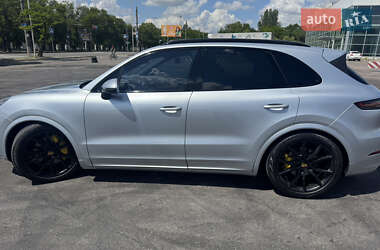 Внедорожник / Кроссовер Porsche Cayenne 2018 в 
