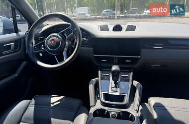 Внедорожник / Кроссовер Porsche Cayenne 2018 в 