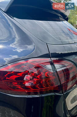 Позашляховик / Кросовер Porsche Cayenne 2011 в 