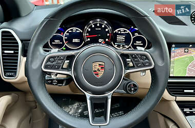 Внедорожник / Кроссовер Porsche Cayenne 2018 в 