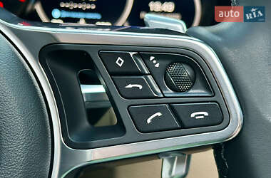 Внедорожник / Кроссовер Porsche Cayenne 2018 в 