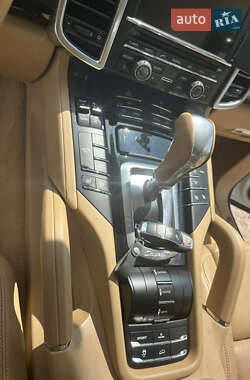 Внедорожник / Кроссовер Porsche Cayenne 2013 в 