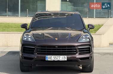Внедорожник / Кроссовер Porsche Cayenne 2021 в 