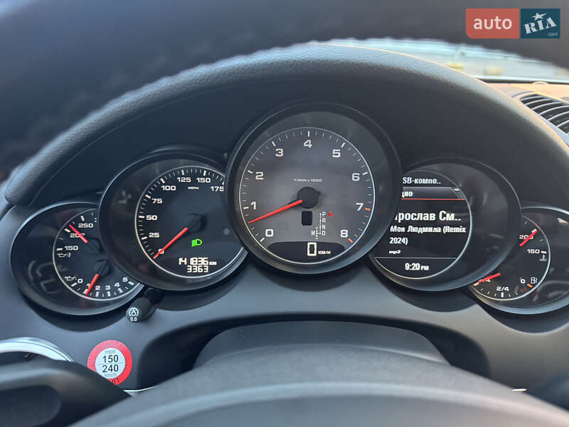 Позашляховик / Кросовер Porsche Cayenne 2011 в Львові