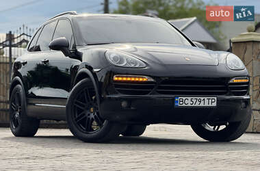 Внедорожник / Кроссовер Porsche Cayenne 2012 в 