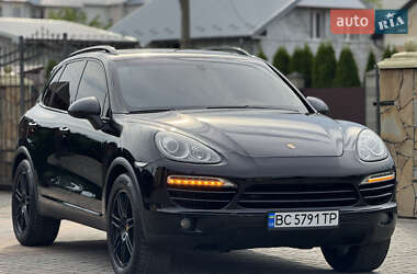 Внедорожник / Кроссовер Porsche Cayenne 2012 в 