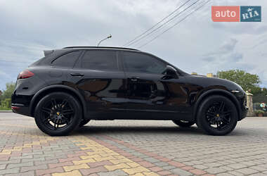 Внедорожник / Кроссовер Porsche Cayenne 2012 в 