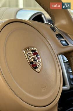 Внедорожник / Кроссовер Porsche Cayenne 2012 в 