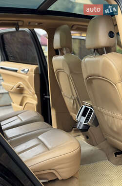Внедорожник / Кроссовер Porsche Cayenne 2012 в 