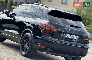 Внедорожник / Кроссовер Porsche Cayenne 2012 в 
