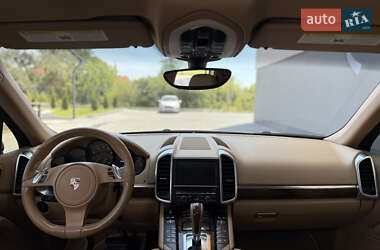 Внедорожник / Кроссовер Porsche Cayenne 2010 в 
