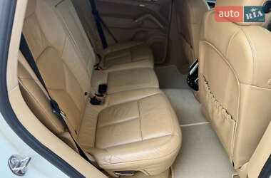 Внедорожник / Кроссовер Porsche Cayenne 2010 в 