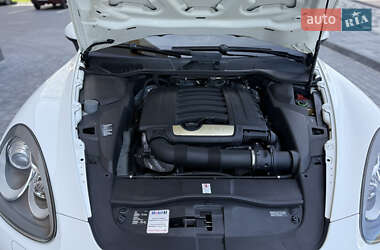 Внедорожник / Кроссовер Porsche Cayenne 2010 в 