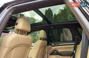 Внедорожник / Кроссовер Porsche Cayenne 2015 в 