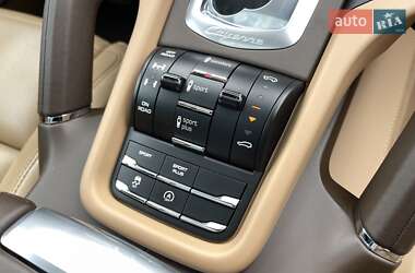 Внедорожник / Кроссовер Porsche Cayenne 2015 в 