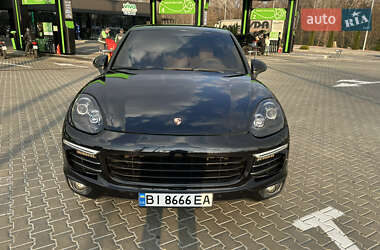 Внедорожник / Кроссовер Porsche Cayenne 2014 в 