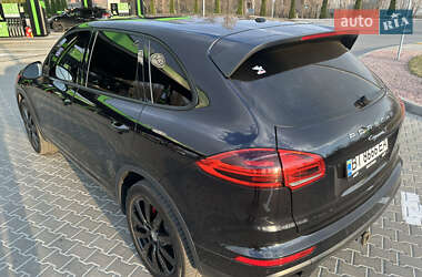 Внедорожник / Кроссовер Porsche Cayenne 2014 в 