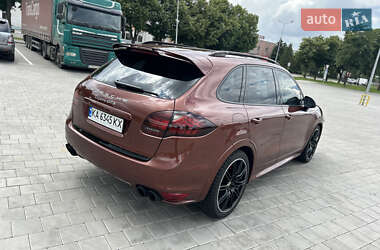Внедорожник / Кроссовер Porsche Cayenne 2012 в 