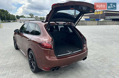 Внедорожник / Кроссовер Porsche Cayenne 2012 в 