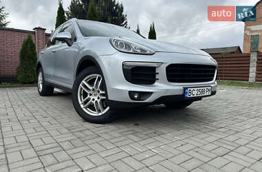 Внедорожник / Кроссовер Porsche Cayenne 2015 в 