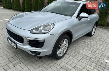 Внедорожник / Кроссовер Porsche Cayenne 2015 в 