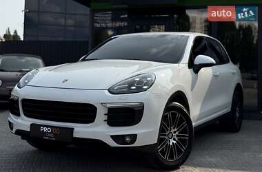 Внедорожник / Кроссовер Porsche Cayenne 2016 в 