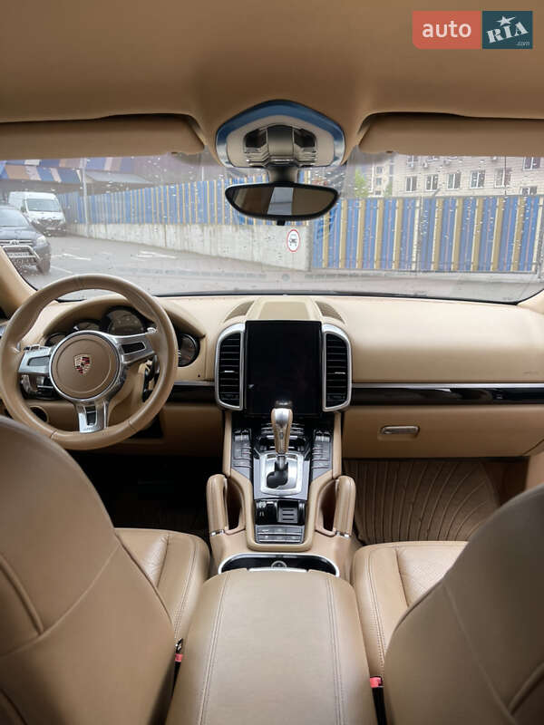 Позашляховик / Кросовер Porsche Cayenne 2012 в Києві