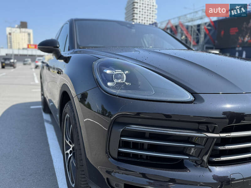 Внедорожник / Кроссовер Porsche Cayenne 2018 в Киеве