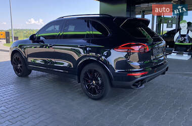 Внедорожник / Кроссовер Porsche Cayenne 2017 в 