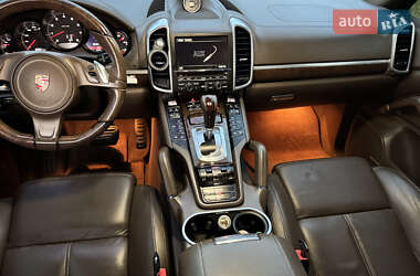 Внедорожник / Кроссовер Porsche Cayenne 2012 в 