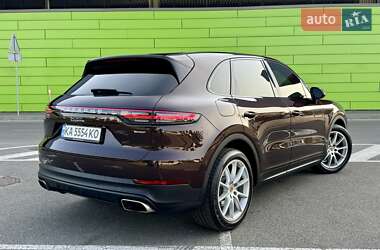 Внедорожник / Кроссовер Porsche Cayenne 2018 в 