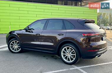 Внедорожник / Кроссовер Porsche Cayenne 2018 в 